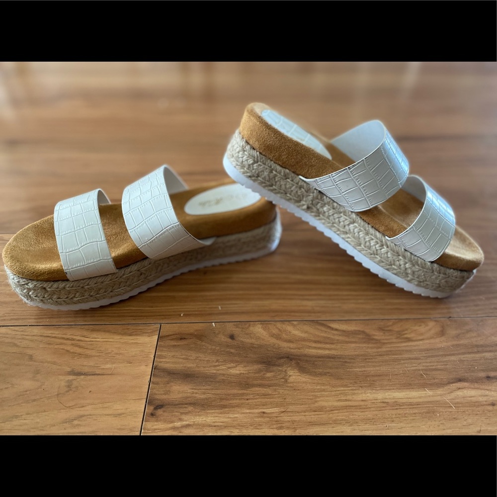 Comfy Crocodile Espadrille Flatform Sandals